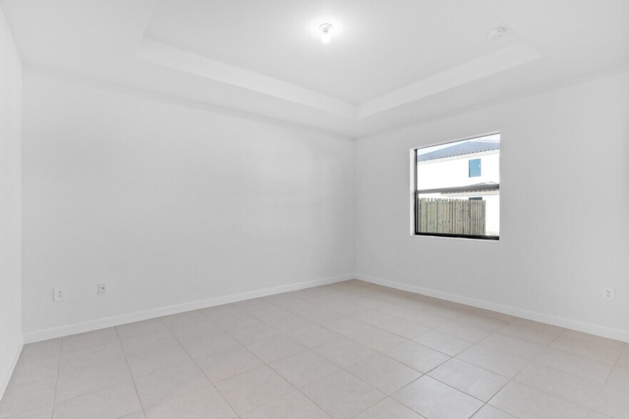 Building Photo - 11947 SW 241st Ter