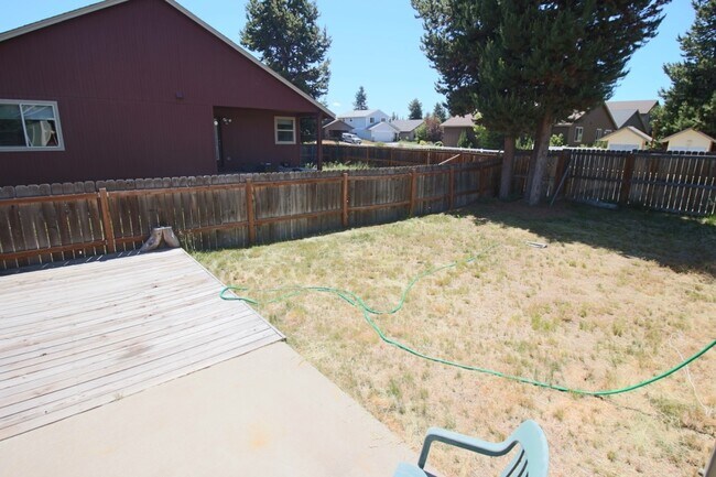 Building Photo - $500 OFF First Month Rent | 12 Month Lease | Huntington Meadows