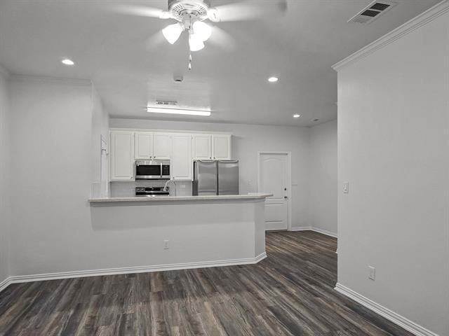 Building Photo - 1501 Cedar Elm Dr