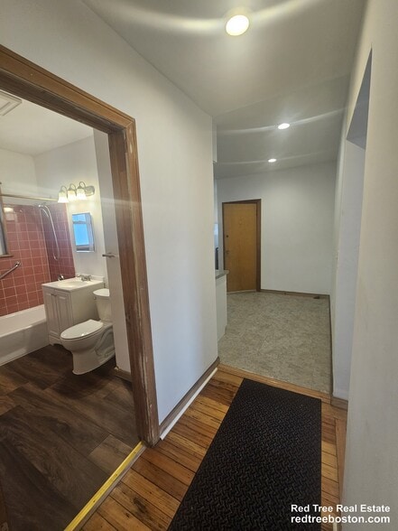 Building Photo - 96 Empire St