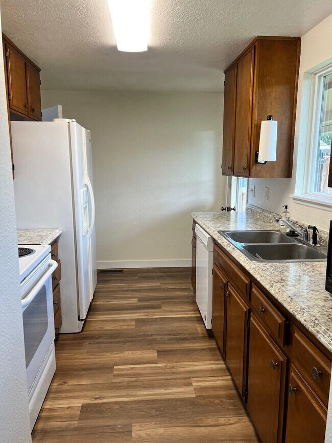 Building Photo - 3670 Casteel Street