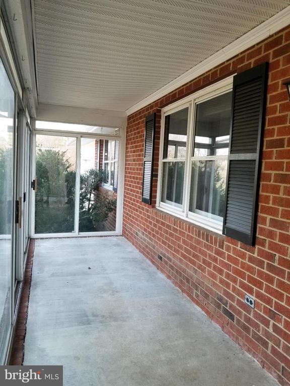 Building Photo - 90 Parrish Ln