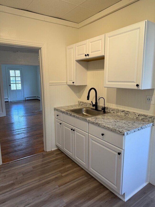 Building Photo - Cozy & Quiet Home in Glen Rock