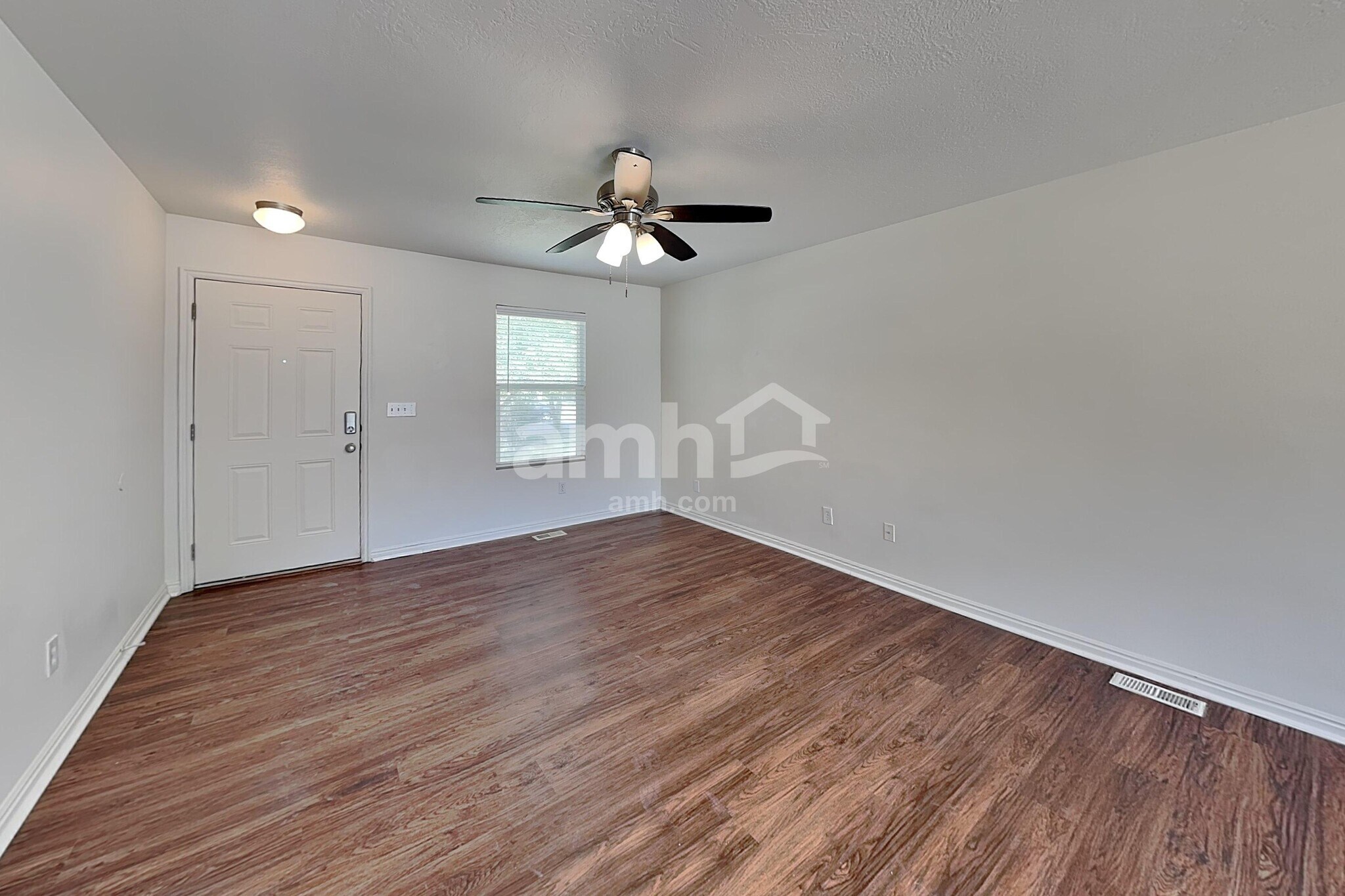 Building Photo - 4384 Maple Dr