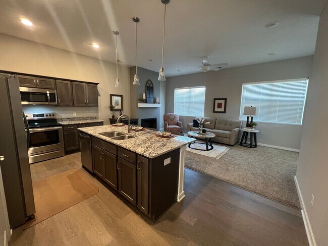 Building Photo - 1725 Hillcrest Dr