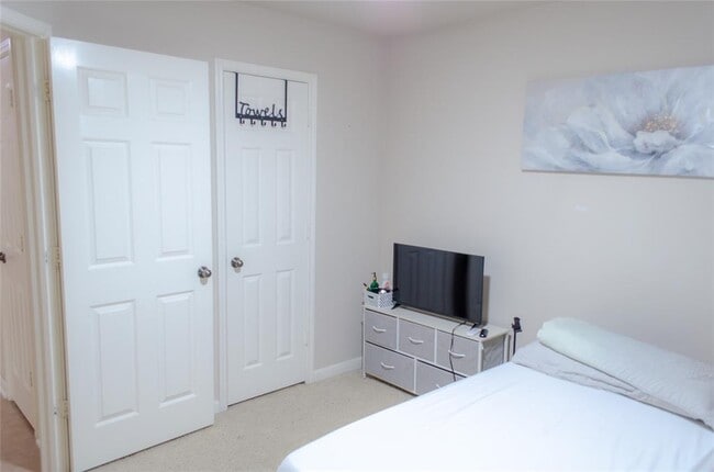 Building Photo - 7709 Black Mountain Dr
