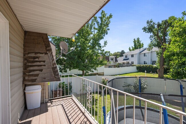 Building Photo - 553 N 200 W