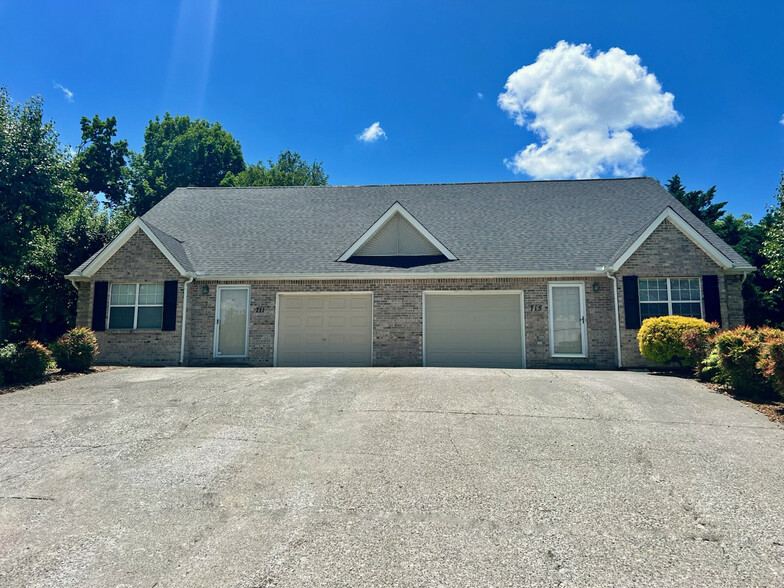 Building Photo - 711 Panther Creek Ct