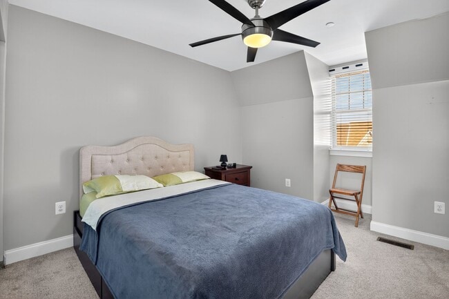 Building Photo - 7902 Yellowstone Way