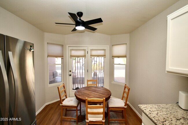 Building Photo - 1373 E Cherry Hills Dr