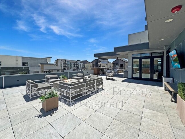 Building Photo - 3850 E Haystack St