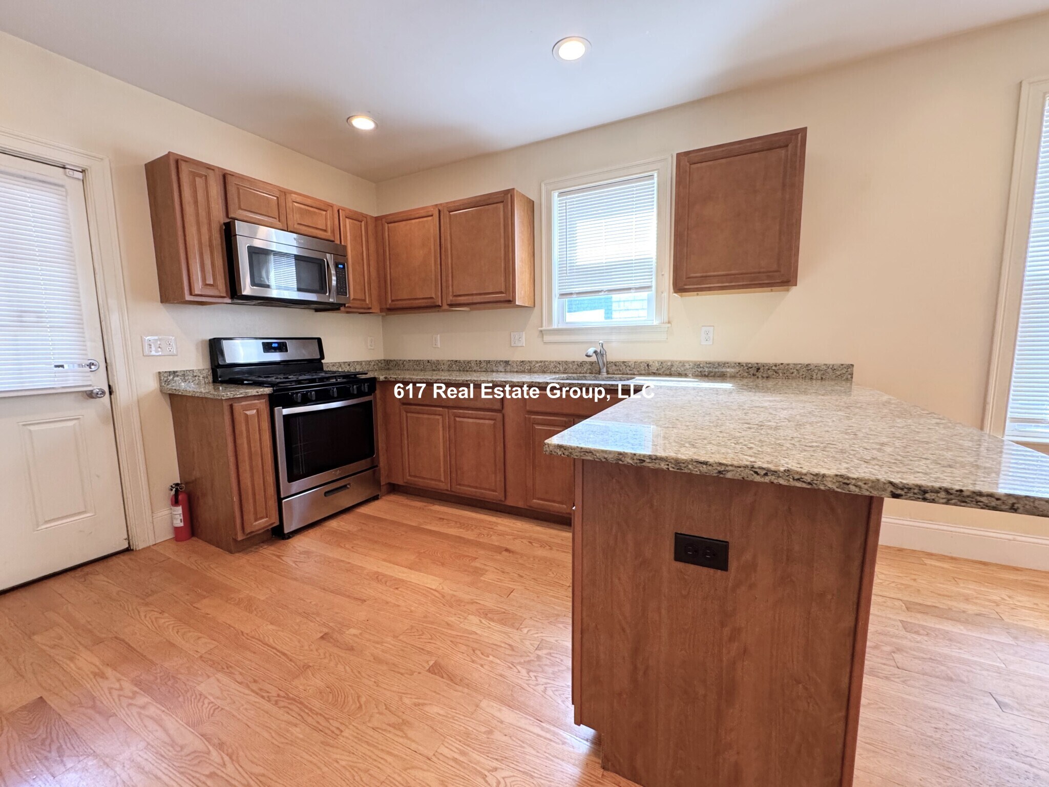 Building Photo - 35 Pratt St