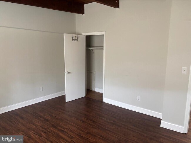 Building Photo - 5505 Karen Elaine Dr