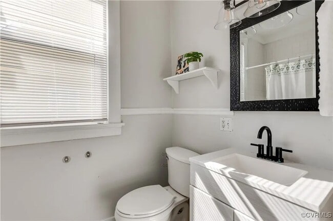 Building Photo - Beautiful Brookland Park Bungalow