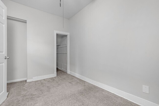Building Photo - 3503 Oakmont Ave