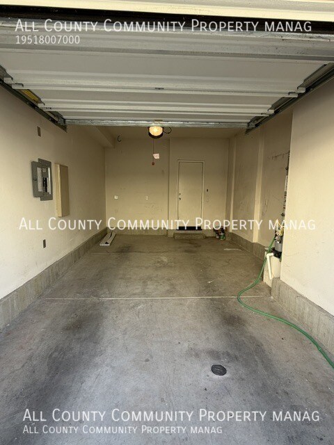 Building Photo - 44920 Honey Locust Dr