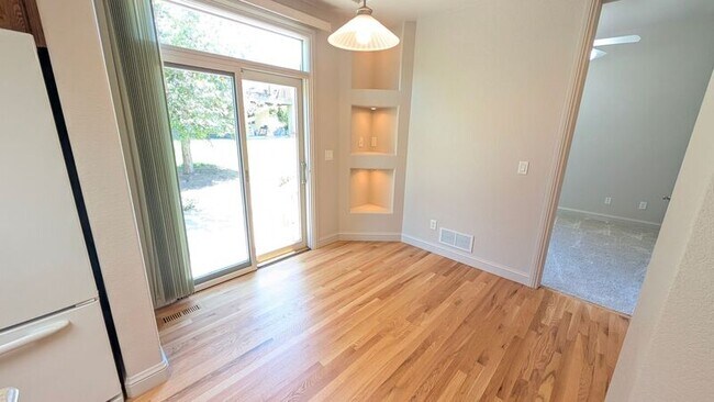 Building Photo - 2795 Stonewall Heights