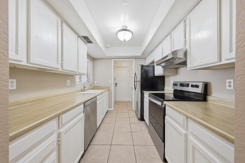 Building Photo - 4529 W McLellan Rd