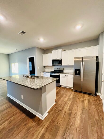 Kitchen - 5439 Garden Cress Trl