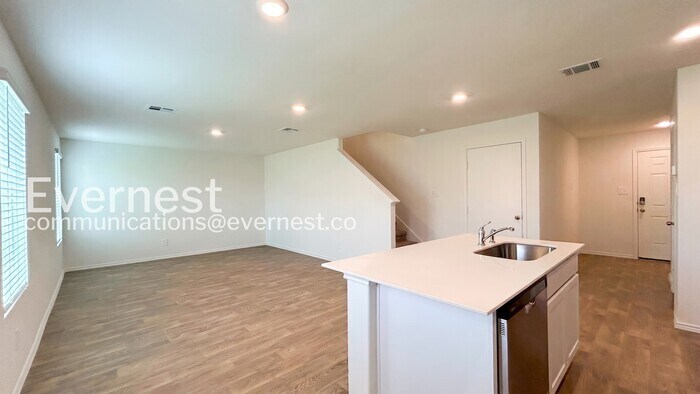 Building Photo - 16043 Mahogany Wy