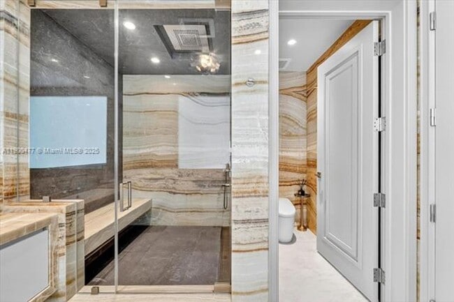 Building Photo - 17901 Collins Ave