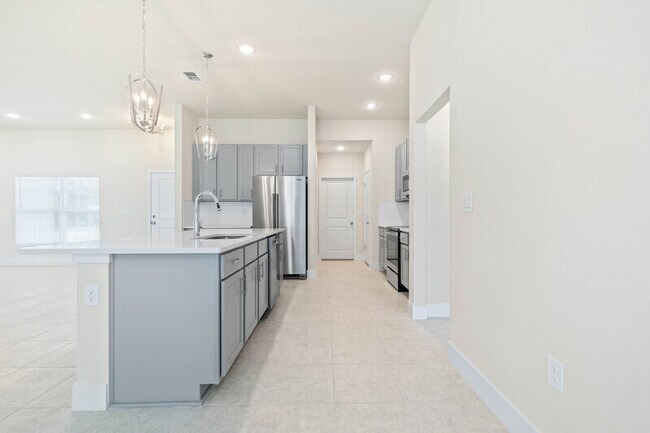 Building Photo - 11 Portia Ln