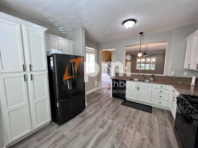 Building Photo - 1060 Villaggio Cir
