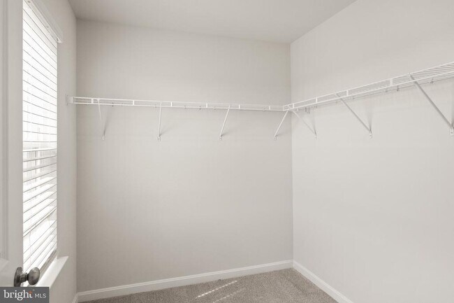 Building Photo - 138 Willett Holw St