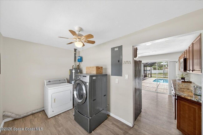 Building Photo - Merritt Island Pool Home