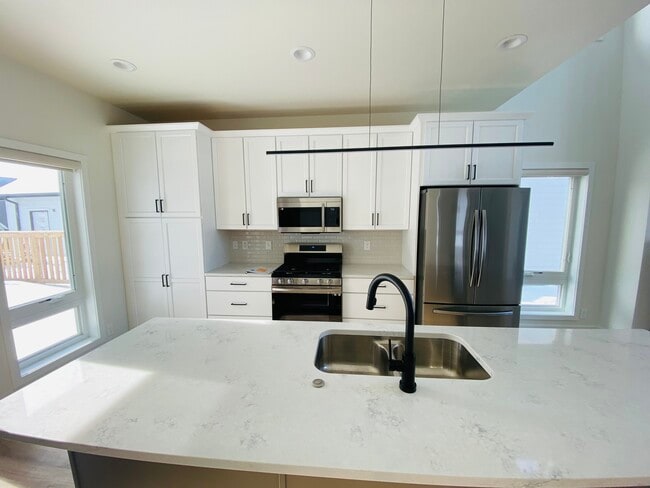 Building Photo - 4216 CYPRESS Pl
