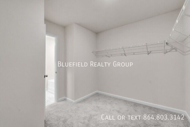 Building Photo - 380 Fenwick Dr