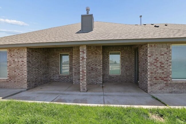 Building Photo - 9240 Highland Springs Dr