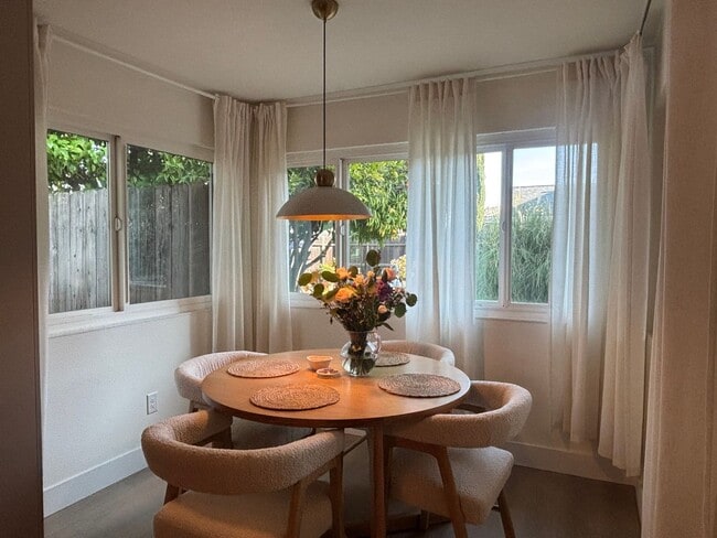 Building Photo - Beautiful Single-Story Gem in Vacaville!