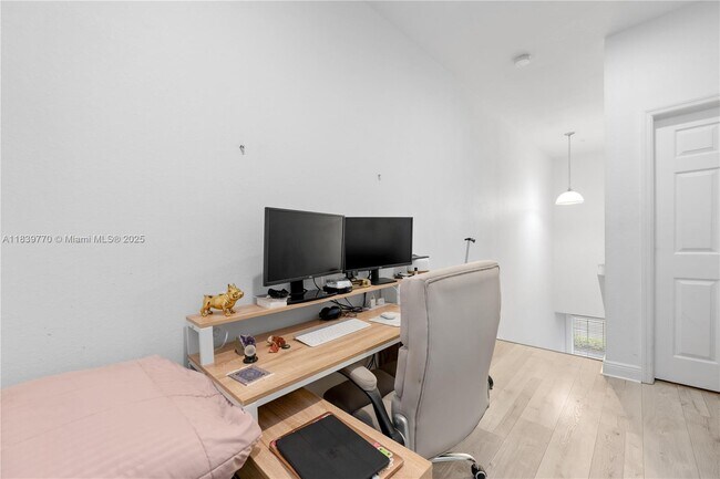 Building Photo - 1030 SW 147th Ave