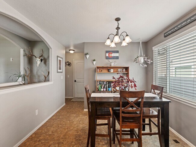 Building Photo - Beautiful 3 Bed, 2 Bath Ranch-Style House in East Windsor!