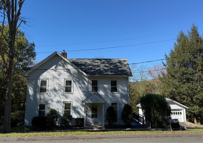 Building Photo - 227 Railroad St