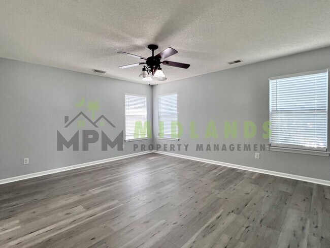 Building Photo - 523 Whitewater Dr