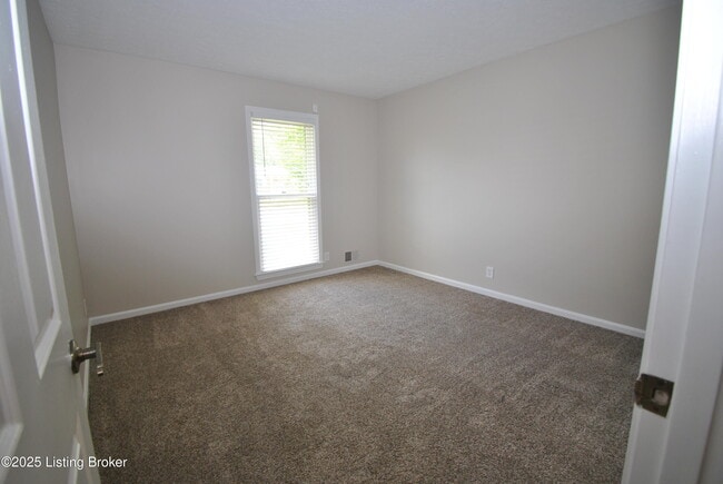 Building Photo - 12401 Ledges Dr