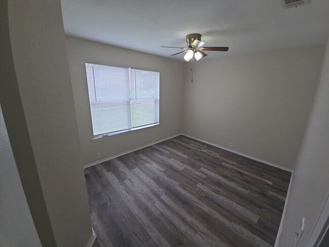 Building Photo - **Charming 3-Bed, 2-Bath Home in Melissa, ...