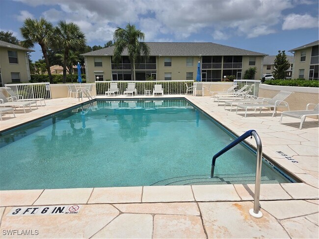 Building Photo - 605 Squire Cir