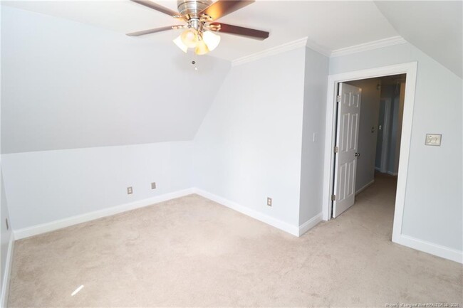 Building Photo - 203 Abbey Oak Ln