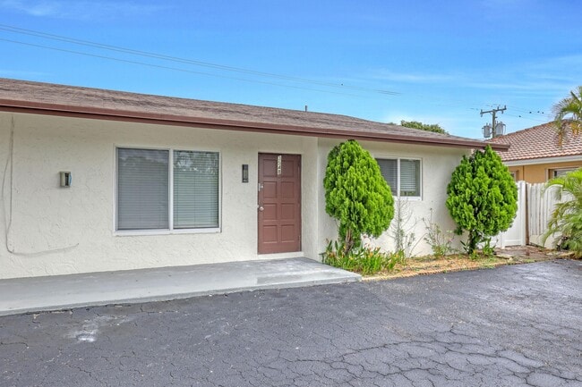 Primary Photo - 3548 NE 5th Dr