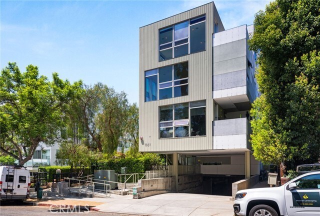 Building Photo - 1351 Havenhurst Dr