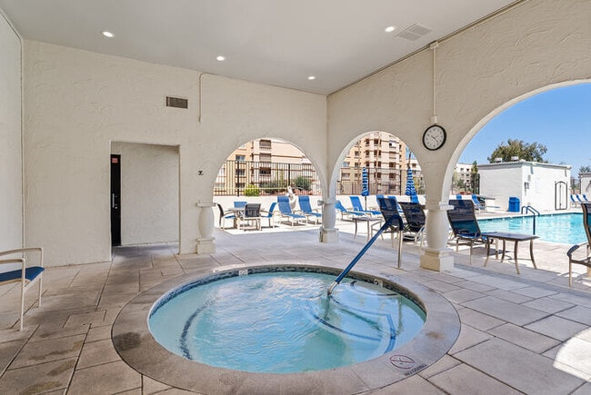 Building Photo - Scottsdale Shadows Condo