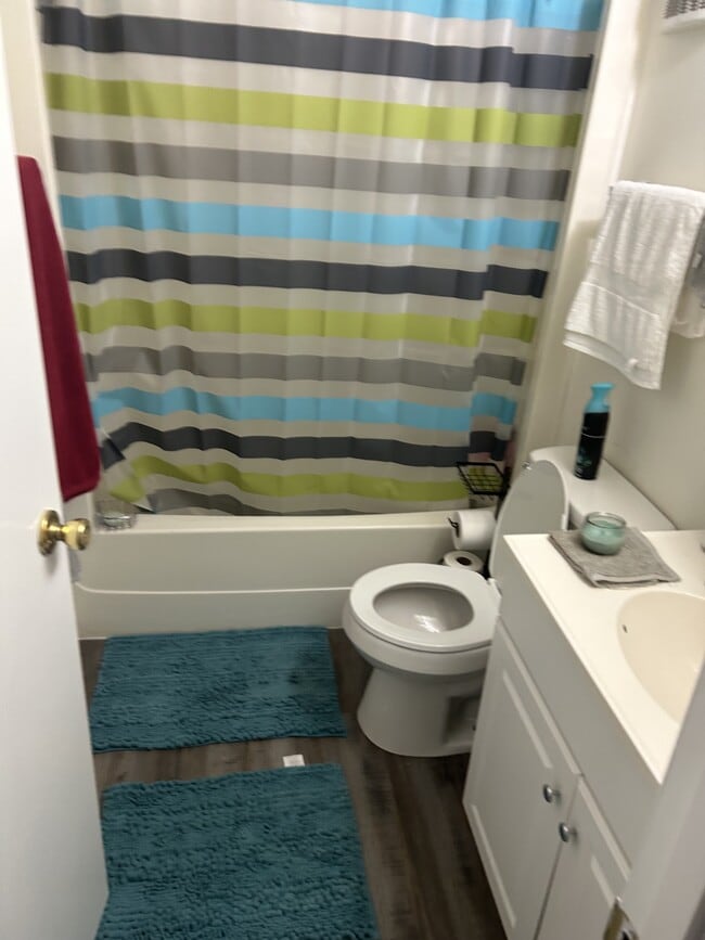 Building Photo - 2535 W Monroe St