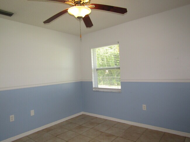 Building Photo - 2624 Valencia Dr