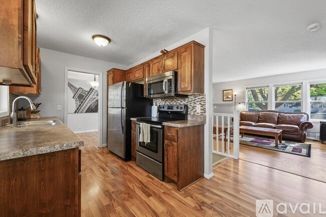 Building Photo - 6601 Jersey Ave N