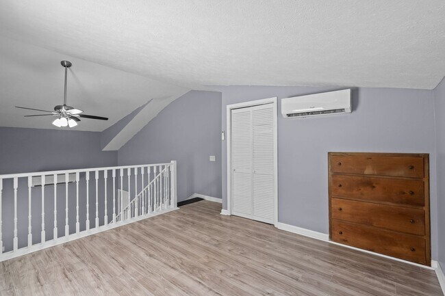 Building Photo - Charming Conway Loft Home – Quiet Country Living!