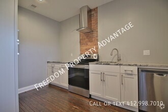 Building Photo - 431 E 10th Ave
