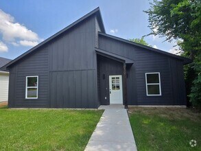 Building Photo - Stunning New Build